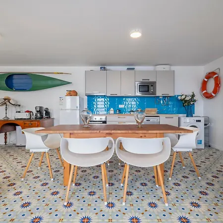Sea House *